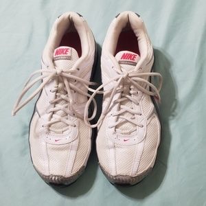 Nike Relax Run 5 Tennis Shoes